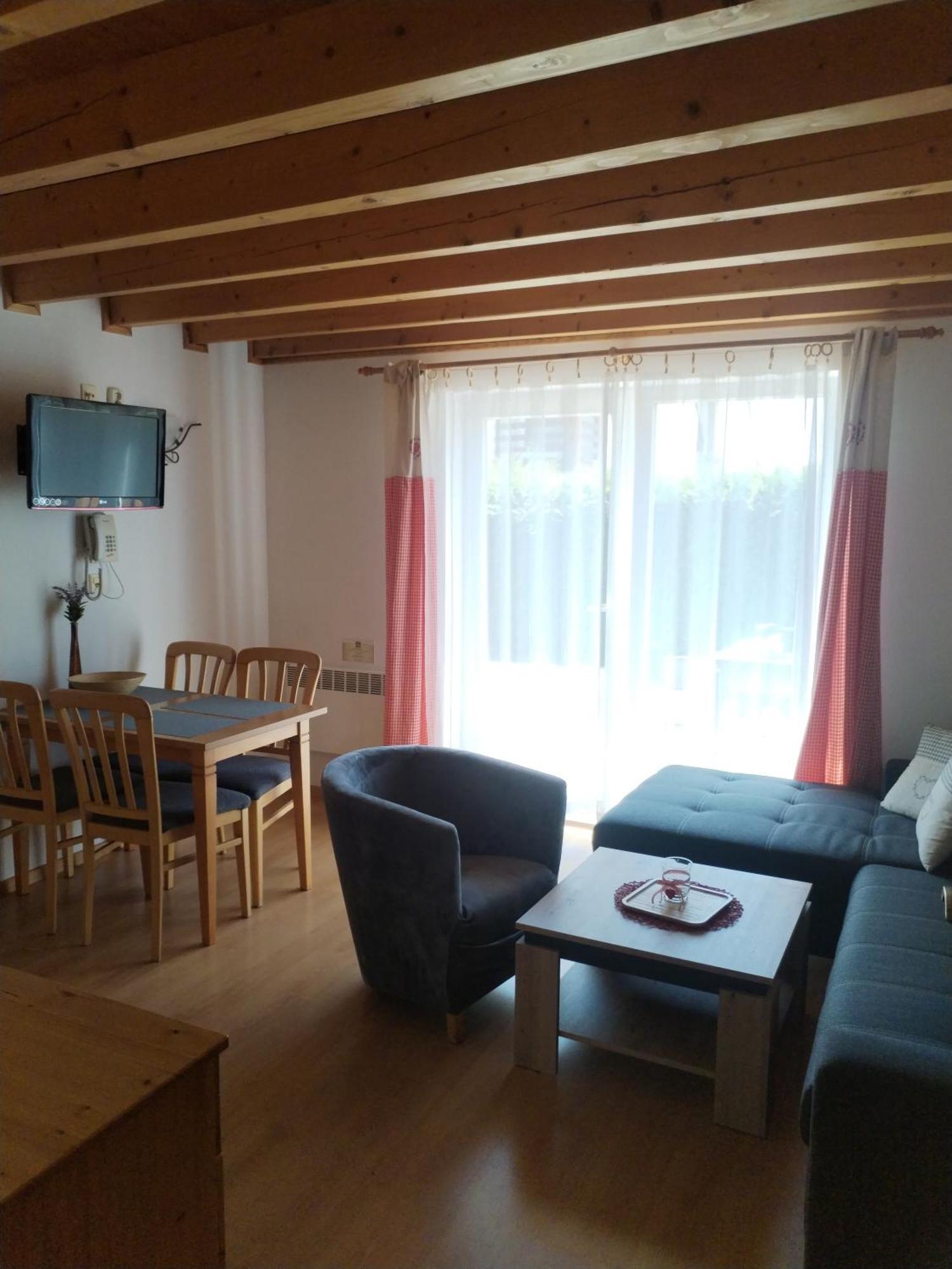Tatralandia - Apartman Zoja Lipótszentmiklós Kültér fotó